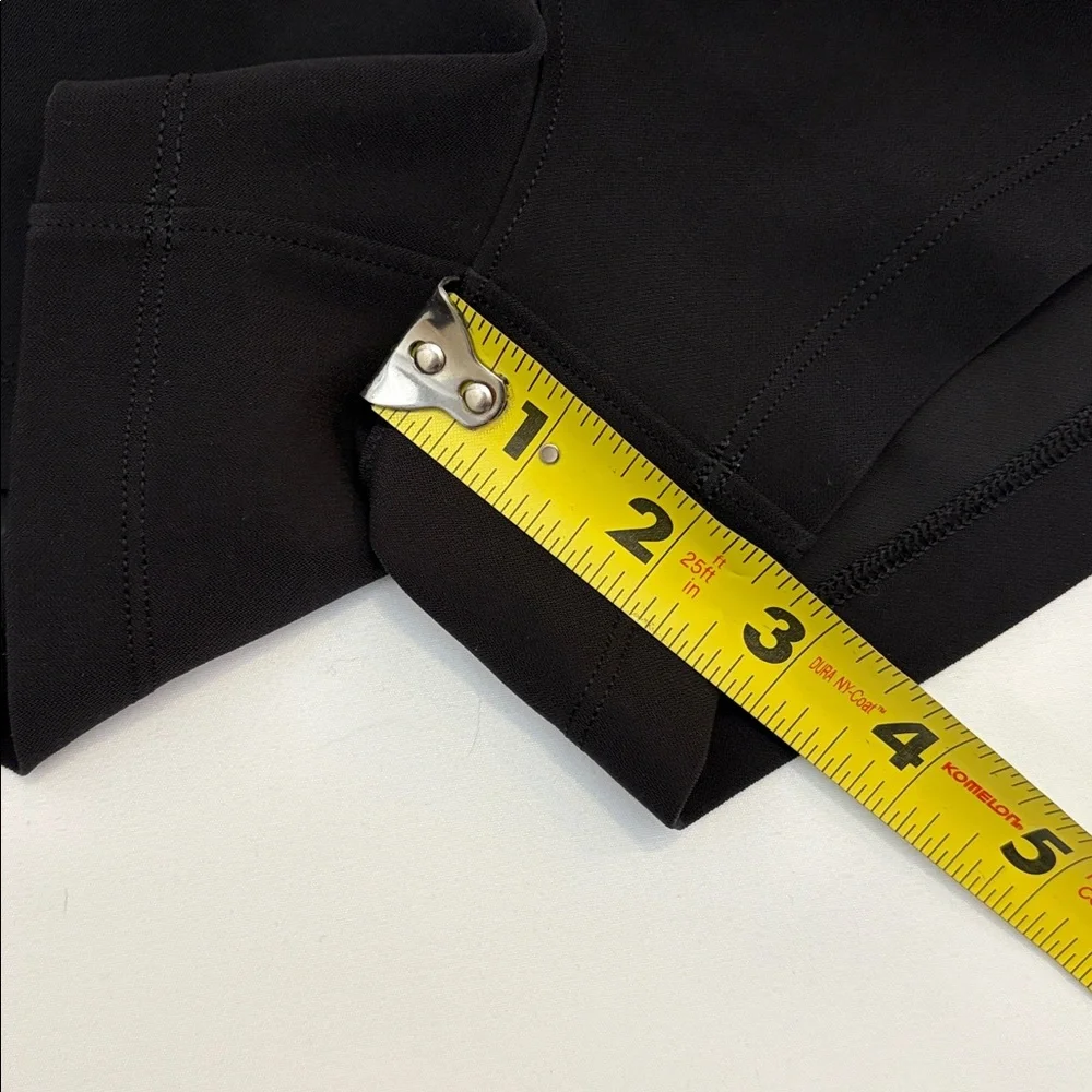 Lululemon Women’s Shorts Black On The Fly Shorts Elastic Waist size 4